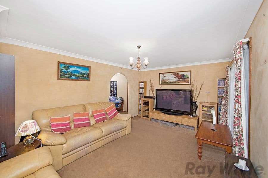 92 Elizabeth Bay Drive, Lake Munmorah - Thumbnail 5