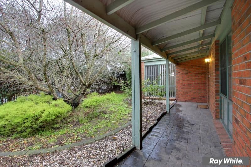 10 Ellinbank Crescent, MORNINGTON VIC 3931, Mornington - Thumbnail 2