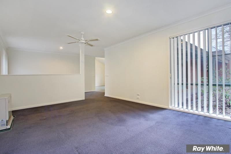 10 Ellinbank Crescent, MORNINGTON VIC 3931, Mornington - Thumbnail 3