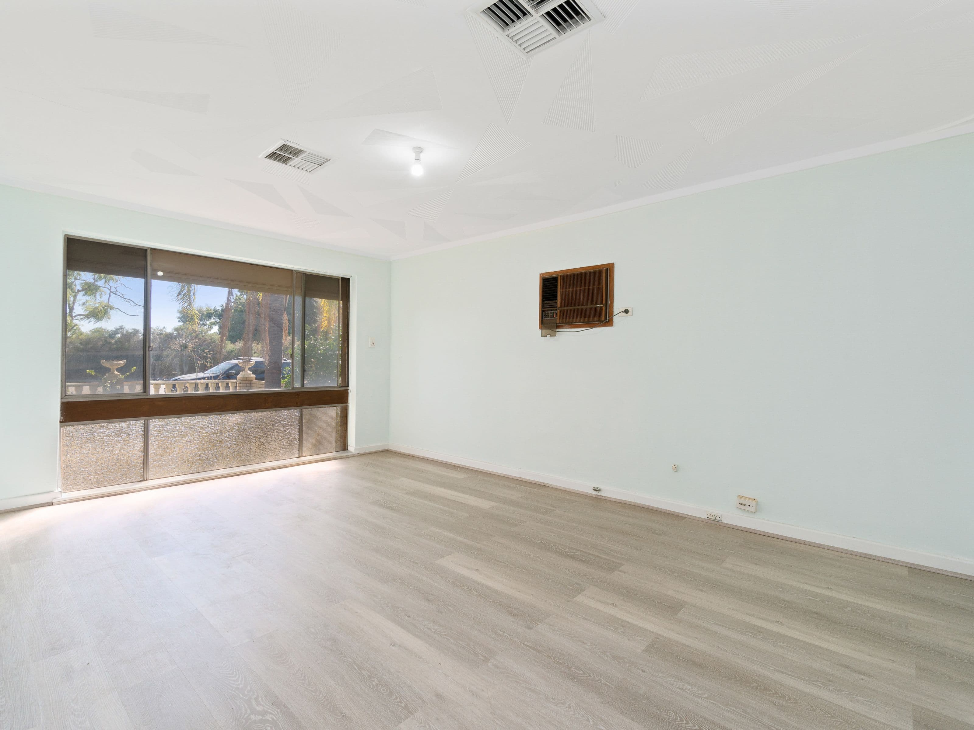 124 Leach Highway, Wilson WA 6107, Wilson - Thumbnail 4