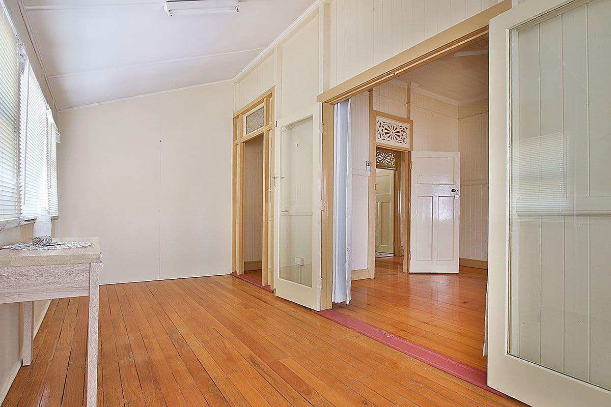4 York Street, East Ipswich QLD 4305, East Ipswich - Thumbnail 4