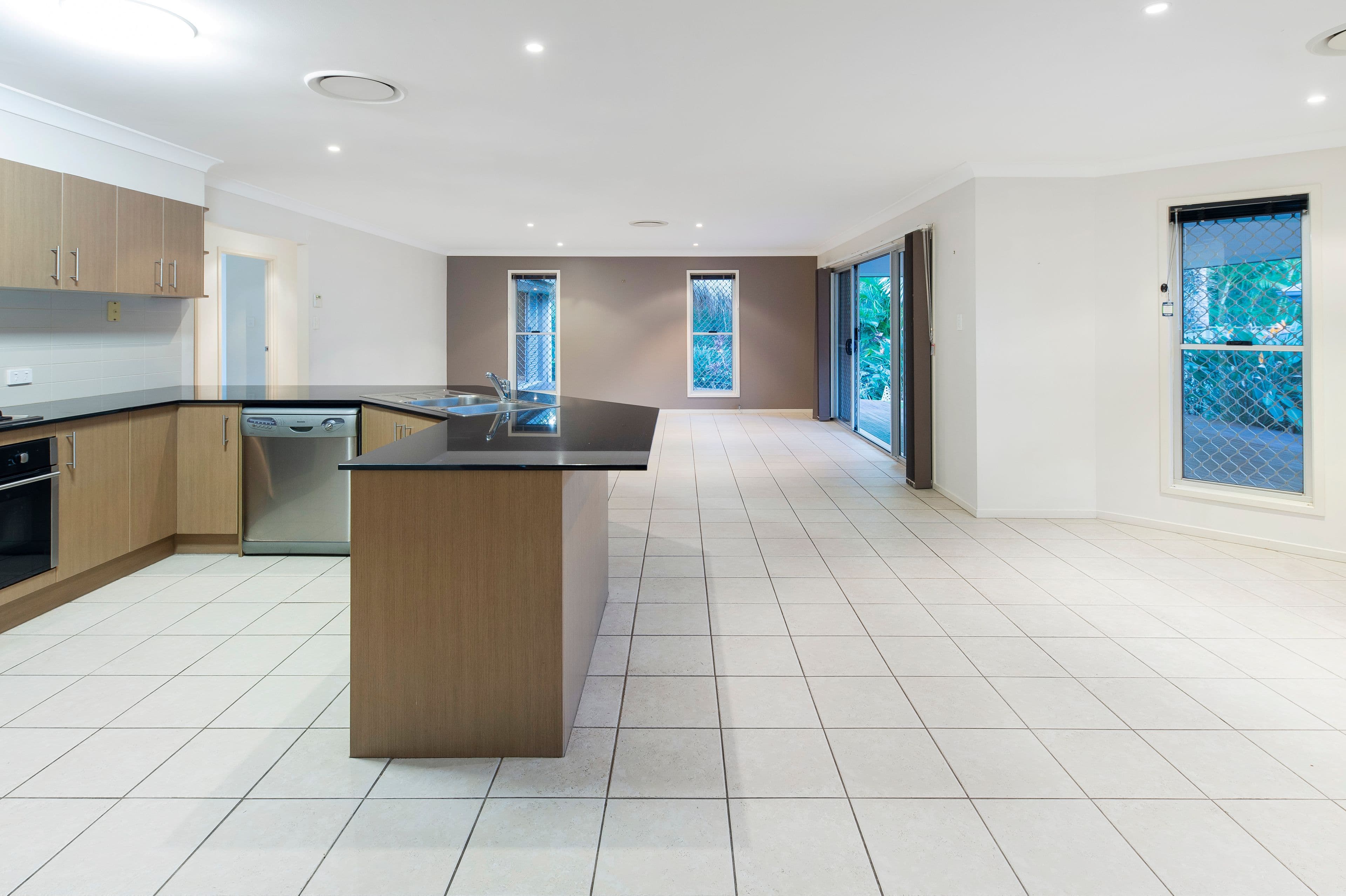 8 Helsal Court, Coomera Waters QLD 4209, Coomera - Thumbnail 8
