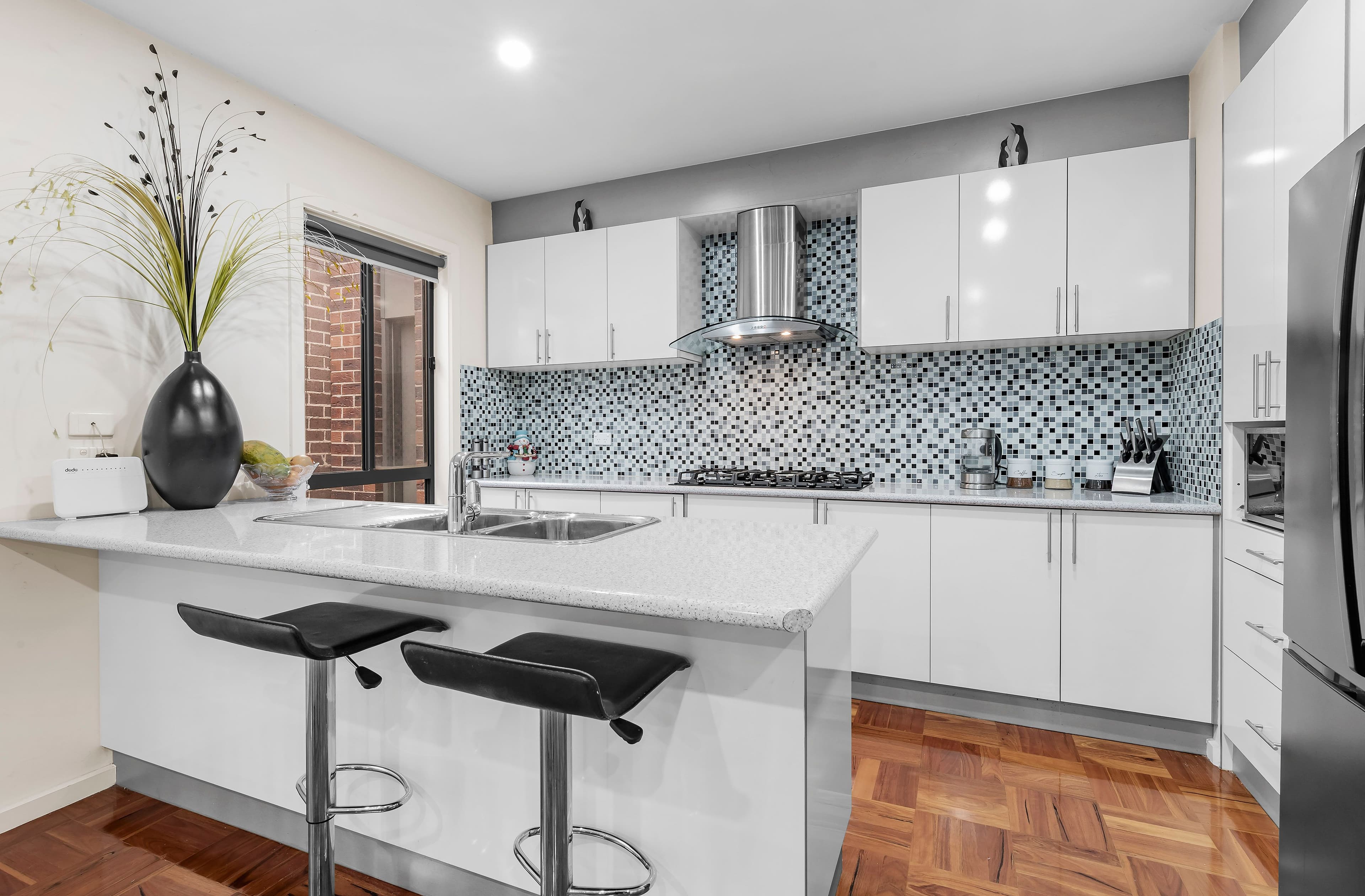 27 Kelway Street, Craigieburn VIC 3064, Craigieburn - Thumbnail 2