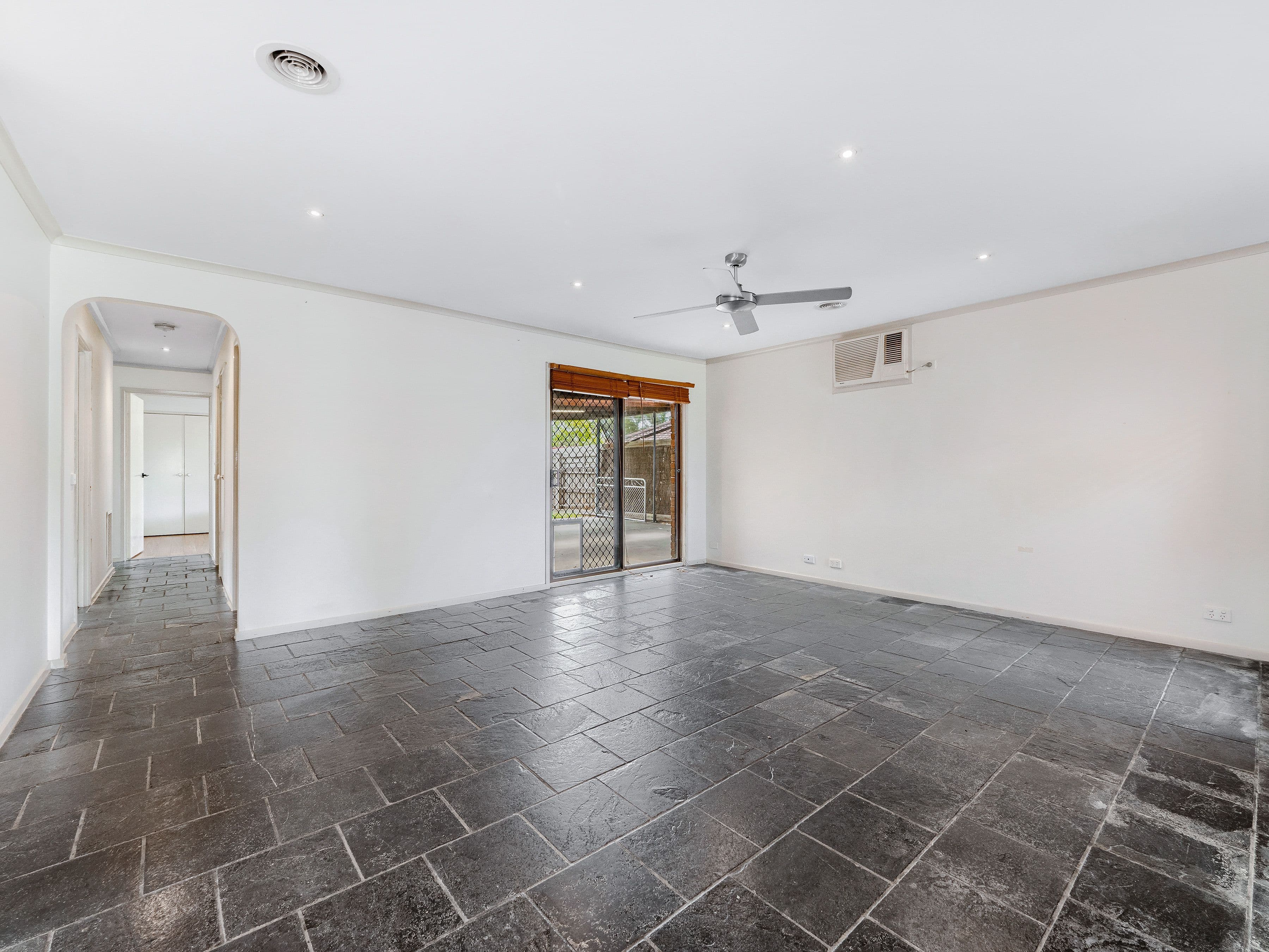 2 Blueberry Close, Cranbourne North VIC 3977, Cranbourne North - Thumbnail 8