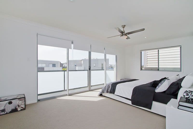 22 Emily Way, VARSITY LAKES QLD 4227, Varsity Lakes - Thumbnail 2
