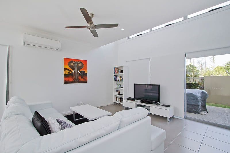 22 Emily Way, VARSITY LAKES QLD 4227, Varsity Lakes - Thumbnail 4
