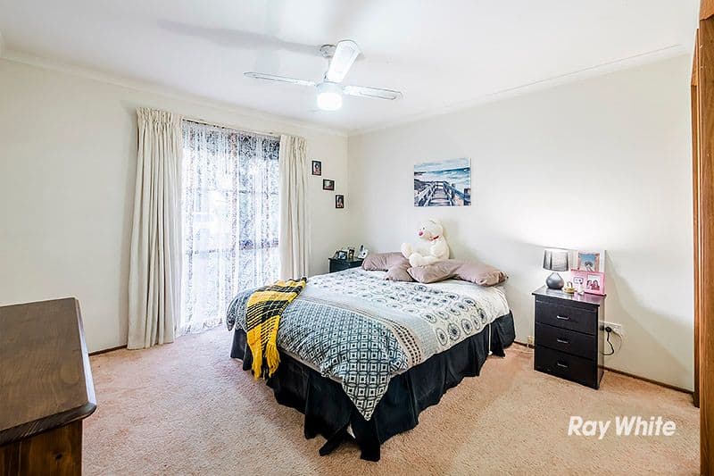 8 Jasmine Court, Cranbourne North VIC 3977, Cranbourne North - Thumbnail 2