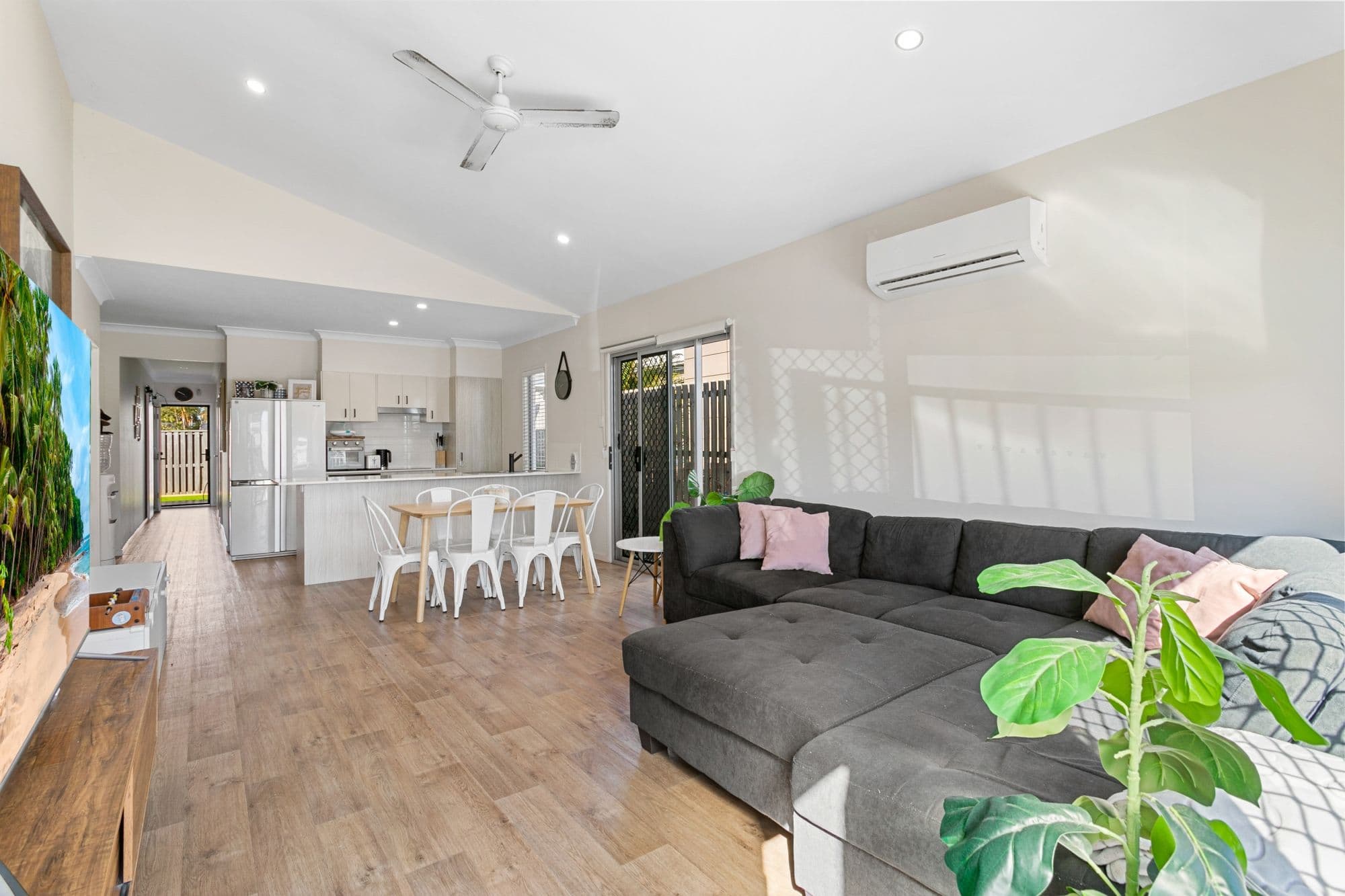 17 Seabreeze Circuit, Deception Bay QLD 4508, Deception Bay - Thumbnail 2