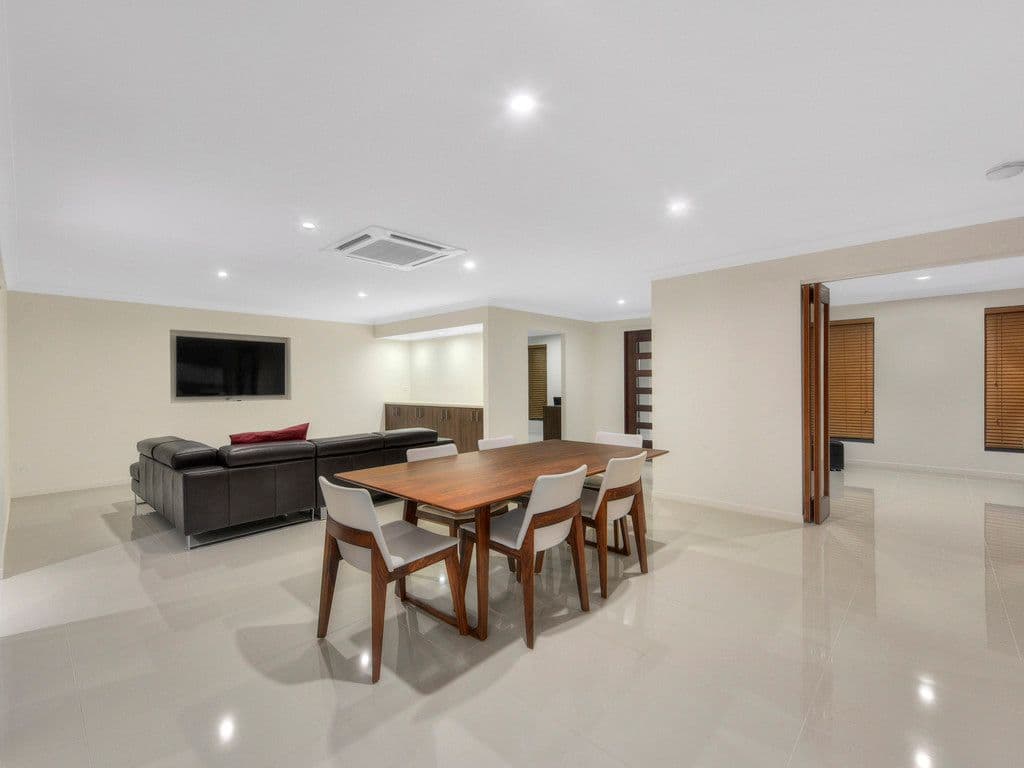4 Cassia Street, Bridgeman Downs QLD 4035, Bridgeman Downs - Thumbnail 2