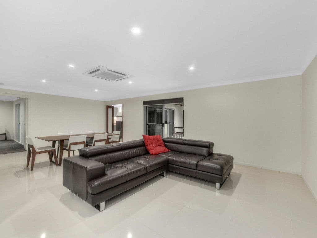 4 Cassia Street, Bridgeman Downs QLD 4035, Bridgeman Downs - Thumbnail 4