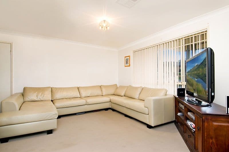 18 Carroll Avenue, RUTHERFORD NSW 2320, Rutherford - Thumbnail 2