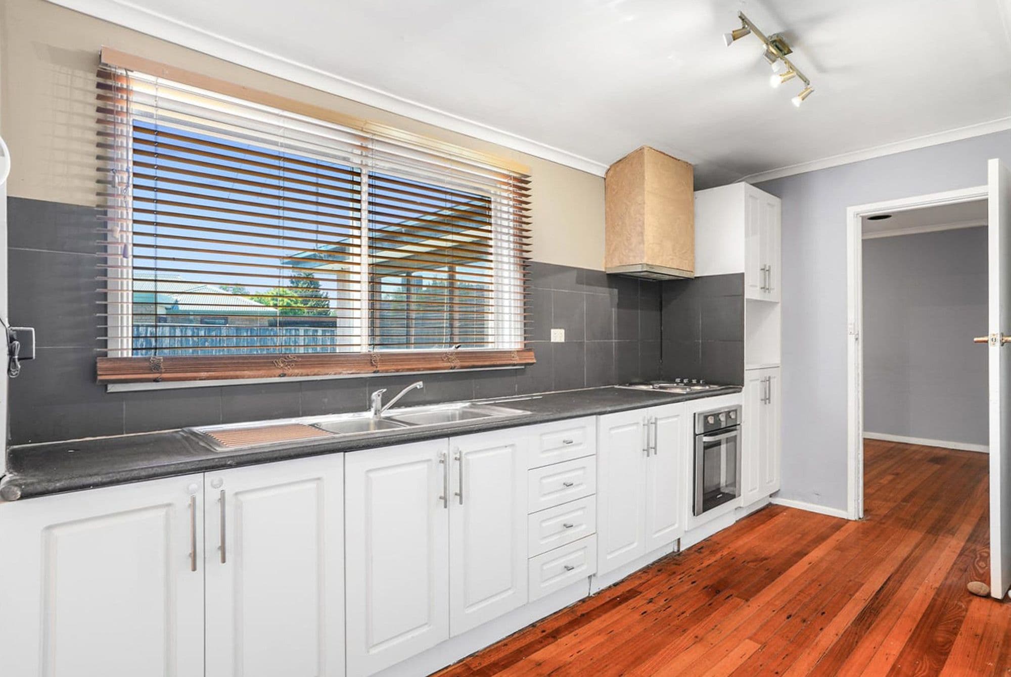 2 Mount Eagle Way, Wyndham Vale VIC 3024, Wyndham Vale - Thumbnail 5