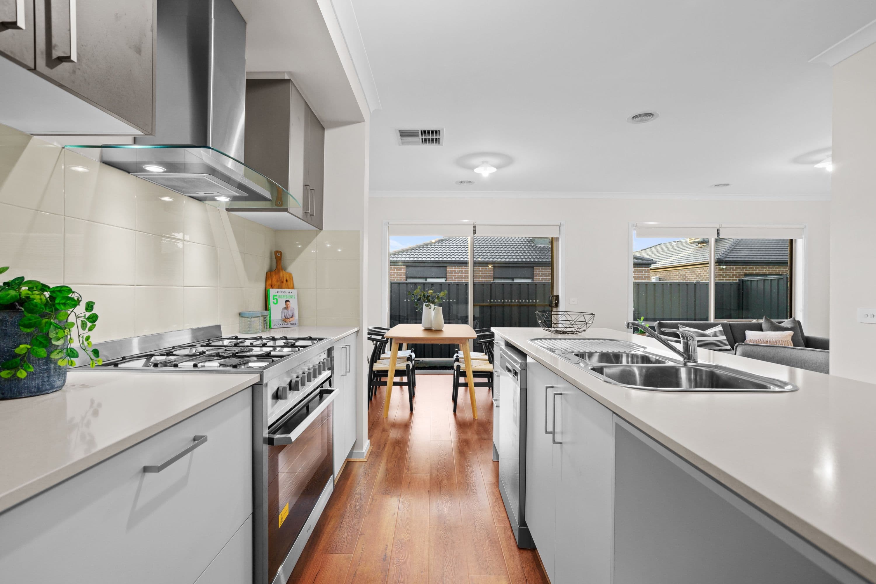 14 Dewpond Crescent, Wollert VIC 3750, Wollert - Thumbnail 3