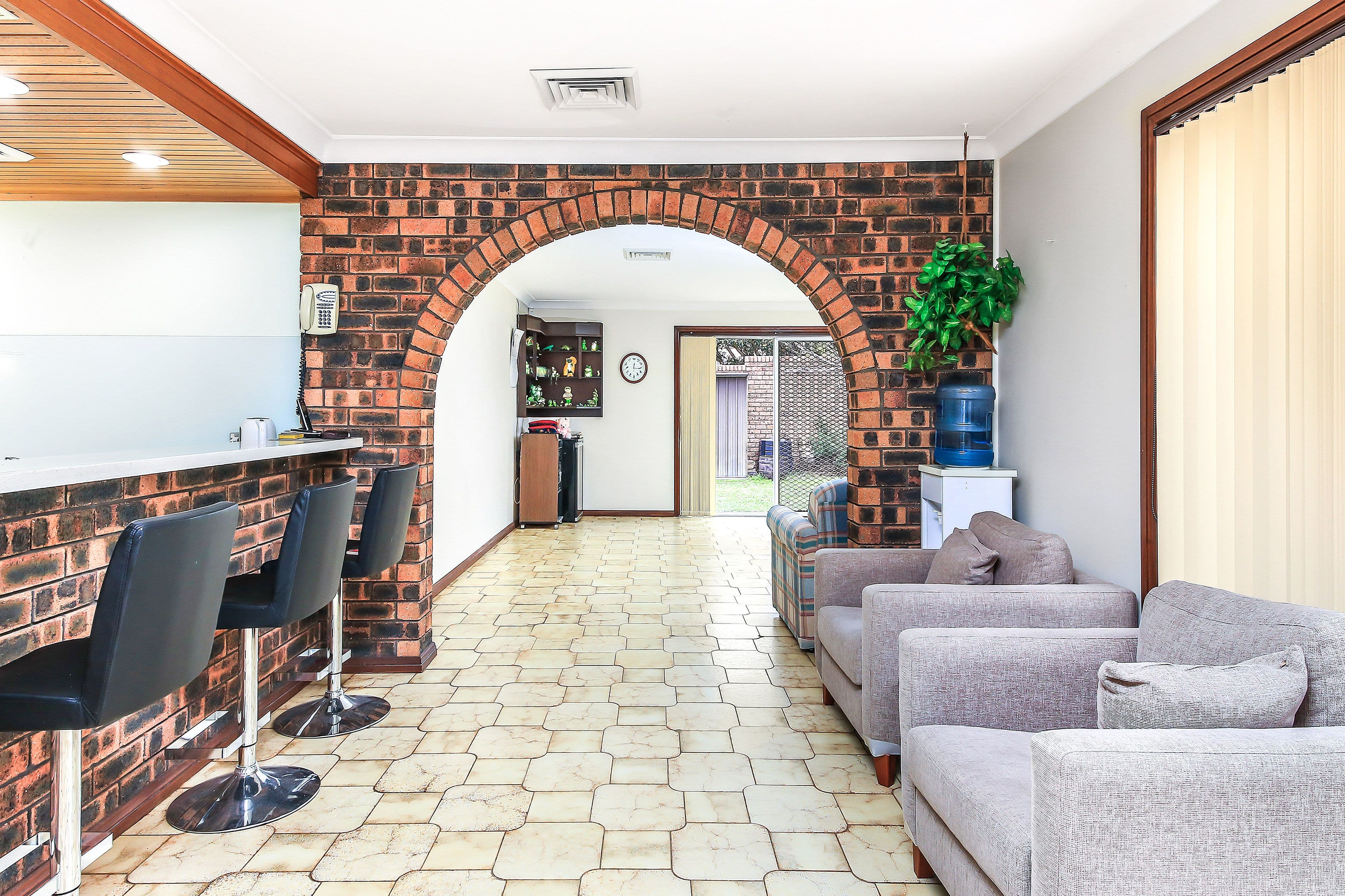 5 Leon Avenue, Georges Hall - Thumbnail 4
