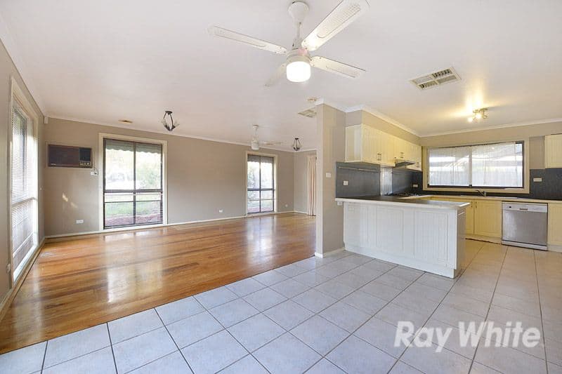 3 Denver Court, Hampton Park VIC 3976, Hampton Park - Thumbnail 2