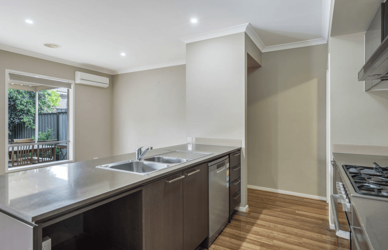 20 Taylan Street, Craigieburn VIC 3064, Craigieburn - Thumbnail 3