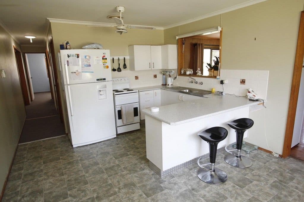 334 Fullerton Cove Road, FULLERTON COVE NSW 2318, Fullerton Cove - Thumbnail 4