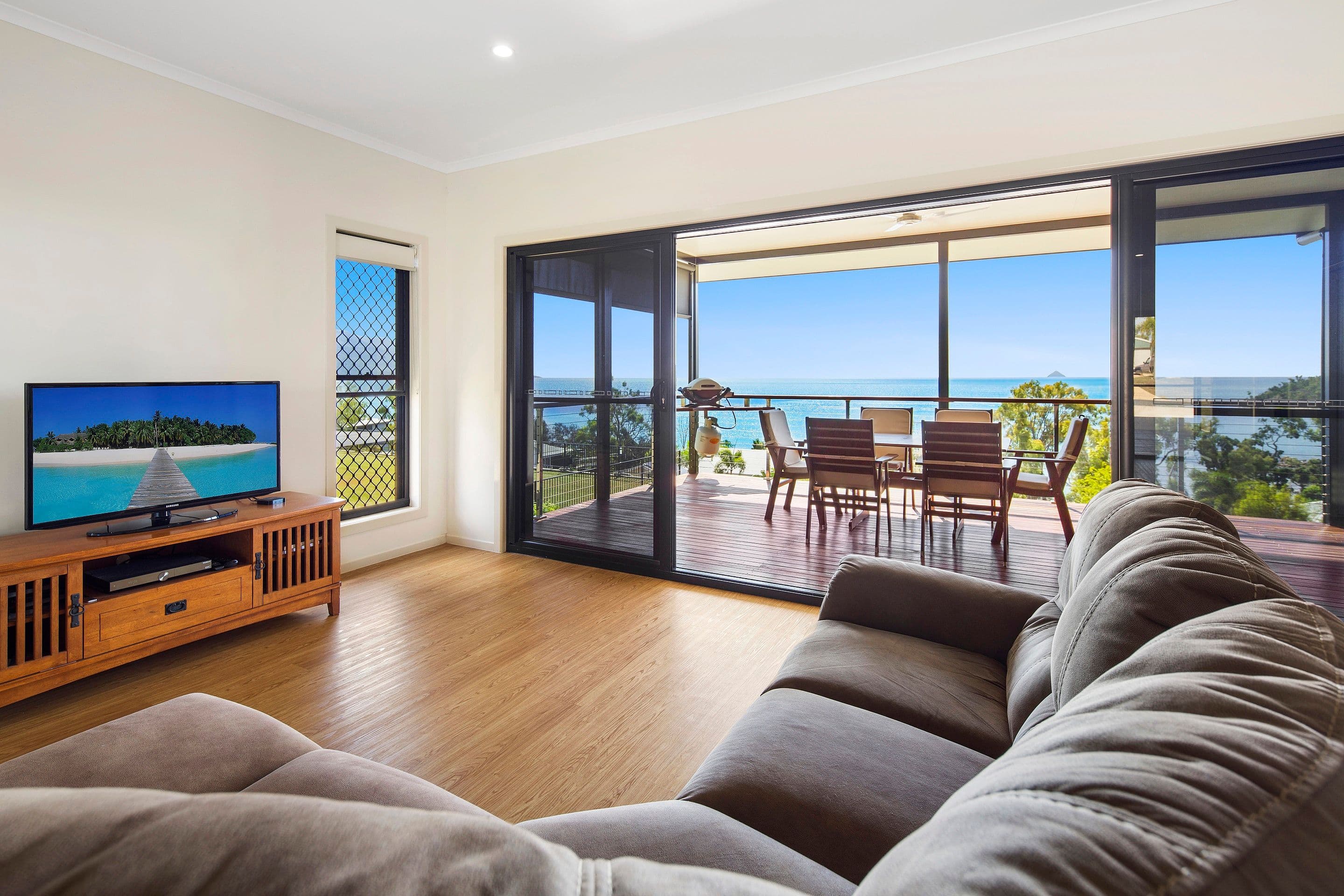 9 Gloucester Avenue, Hideaway Bay QLD 4800, Hideaway Bay - Thumbnail 5