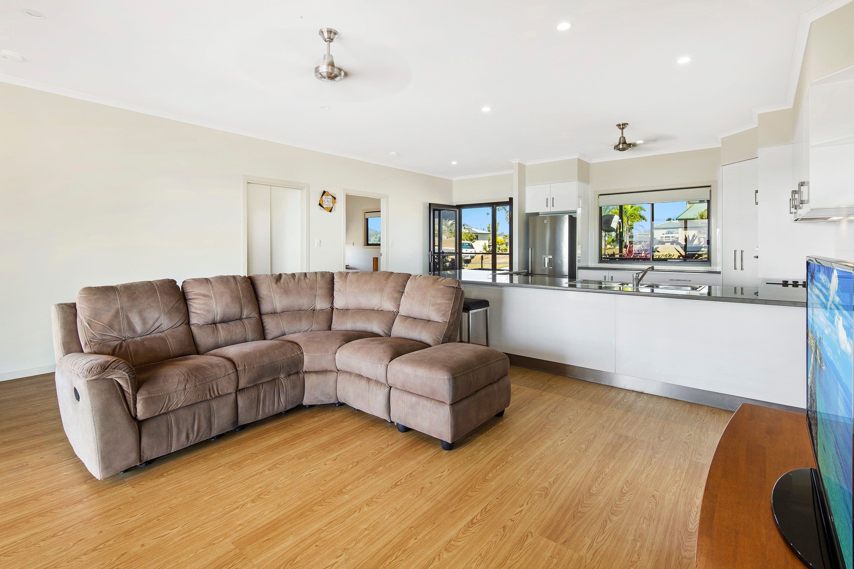 9 Gloucester Avenue, Hideaway Bay QLD 4800, Hideaway Bay - Thumbnail 6