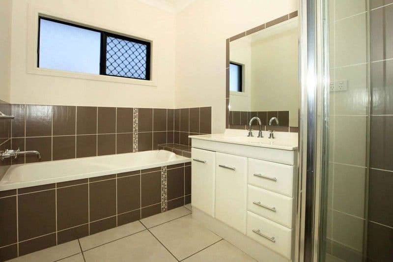 10 Summerland Drive, DEERAGUN QLD 4818, Deeragun - Thumbnail 7