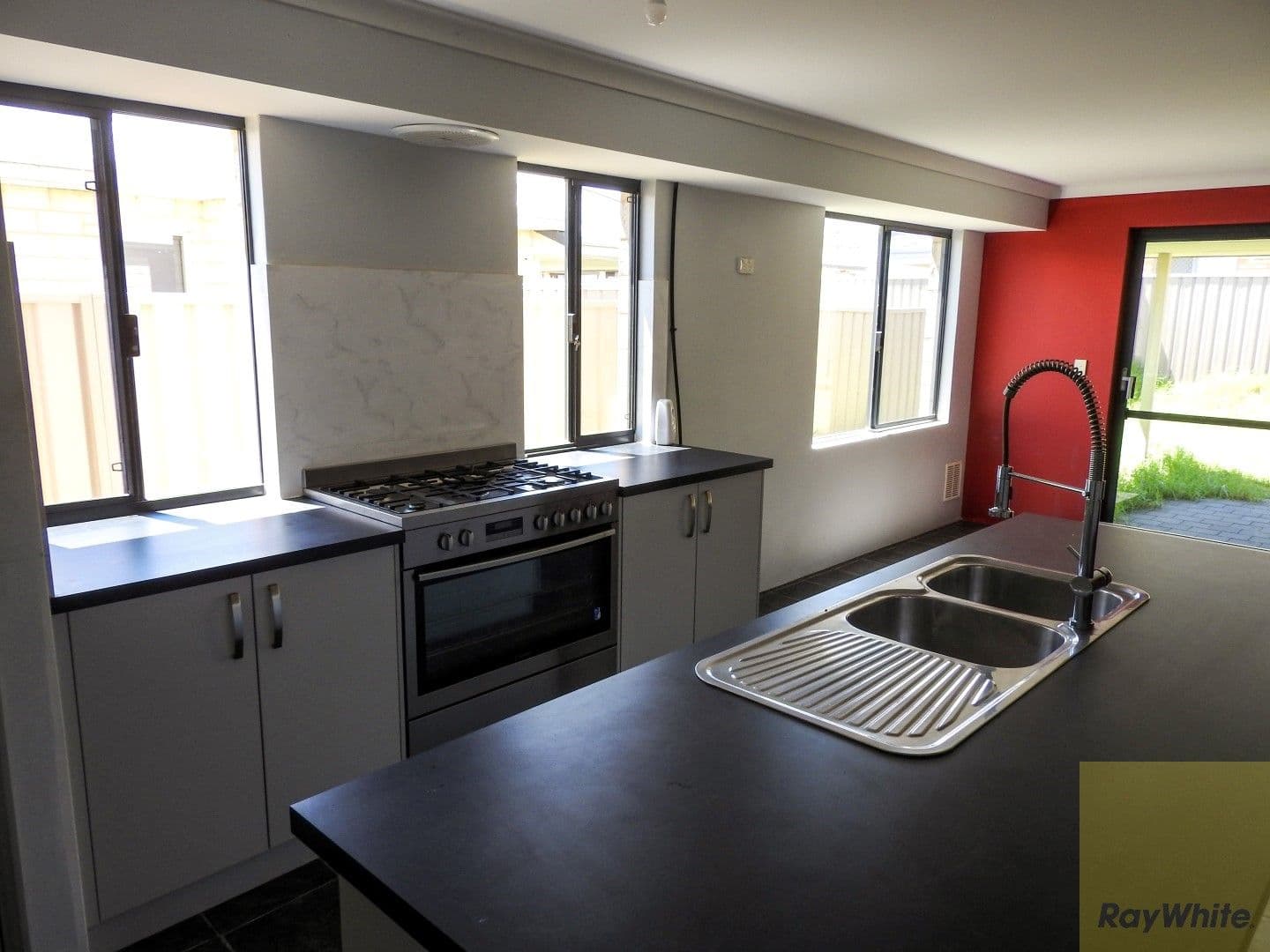 9 Munday Avenue, Brookdale WA 6112, Brookdale - Thumbnail 2