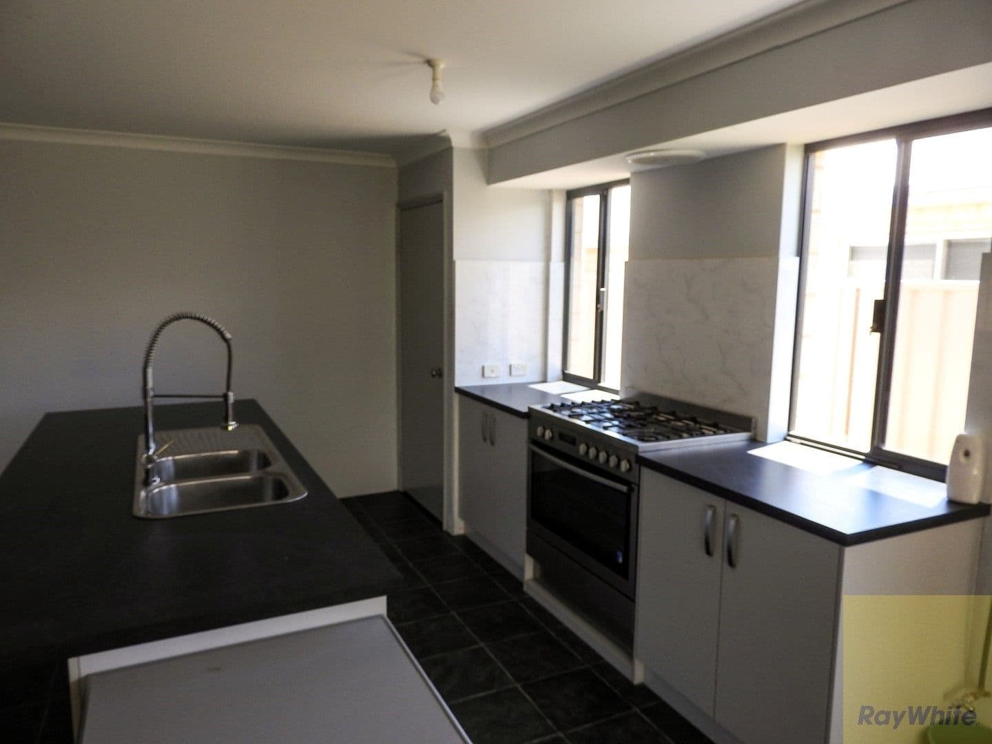 9 Munday Avenue, Brookdale WA 6112, Brookdale - Thumbnail 3