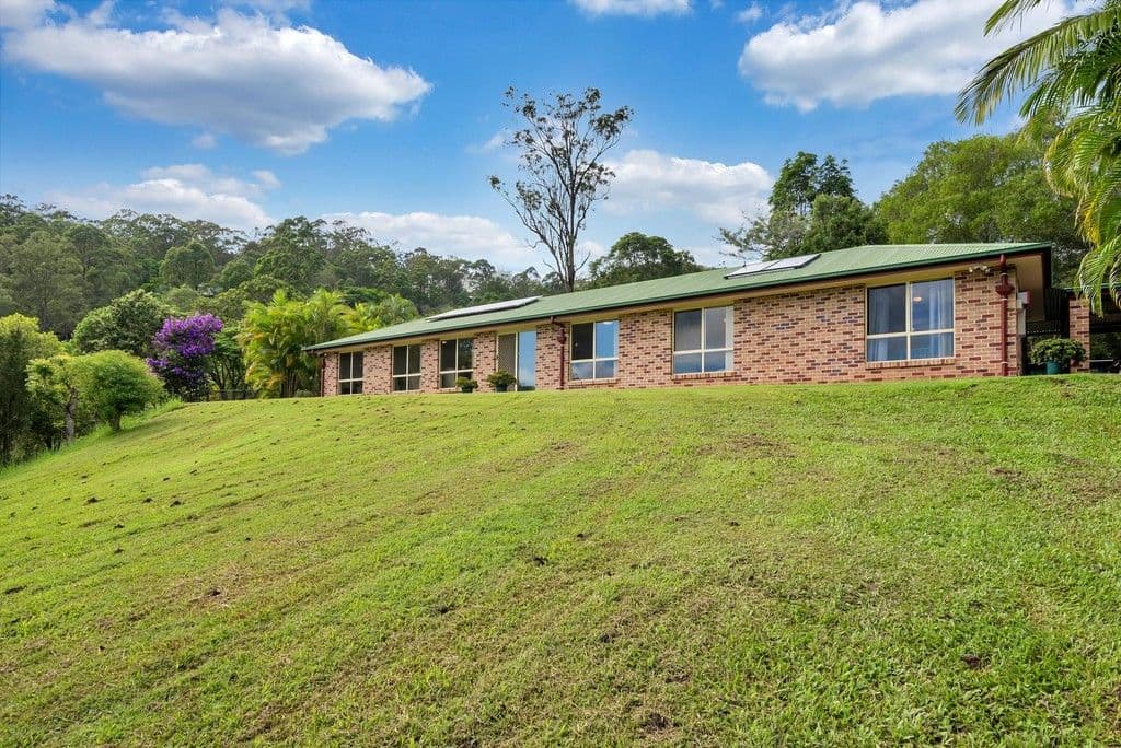 15 Glen Circuit, Clagiraba QLD 4211, Clagiraba - Thumbnail 2