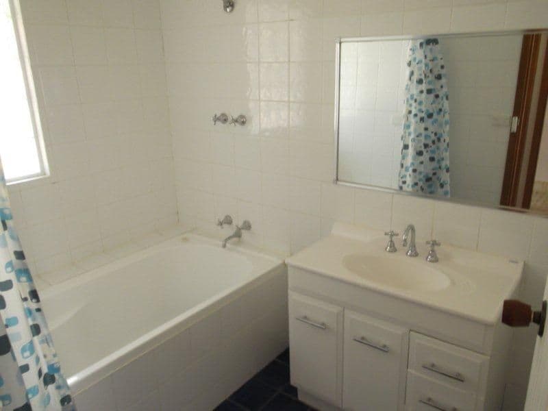 14 Sauvignon Drive, COROWA NSW 2646, Corowa - Thumbnail 2