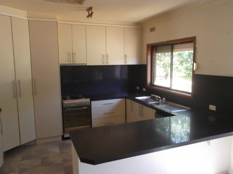 14 Sauvignon Drive, COROWA NSW 2646, Corowa - Thumbnail 5