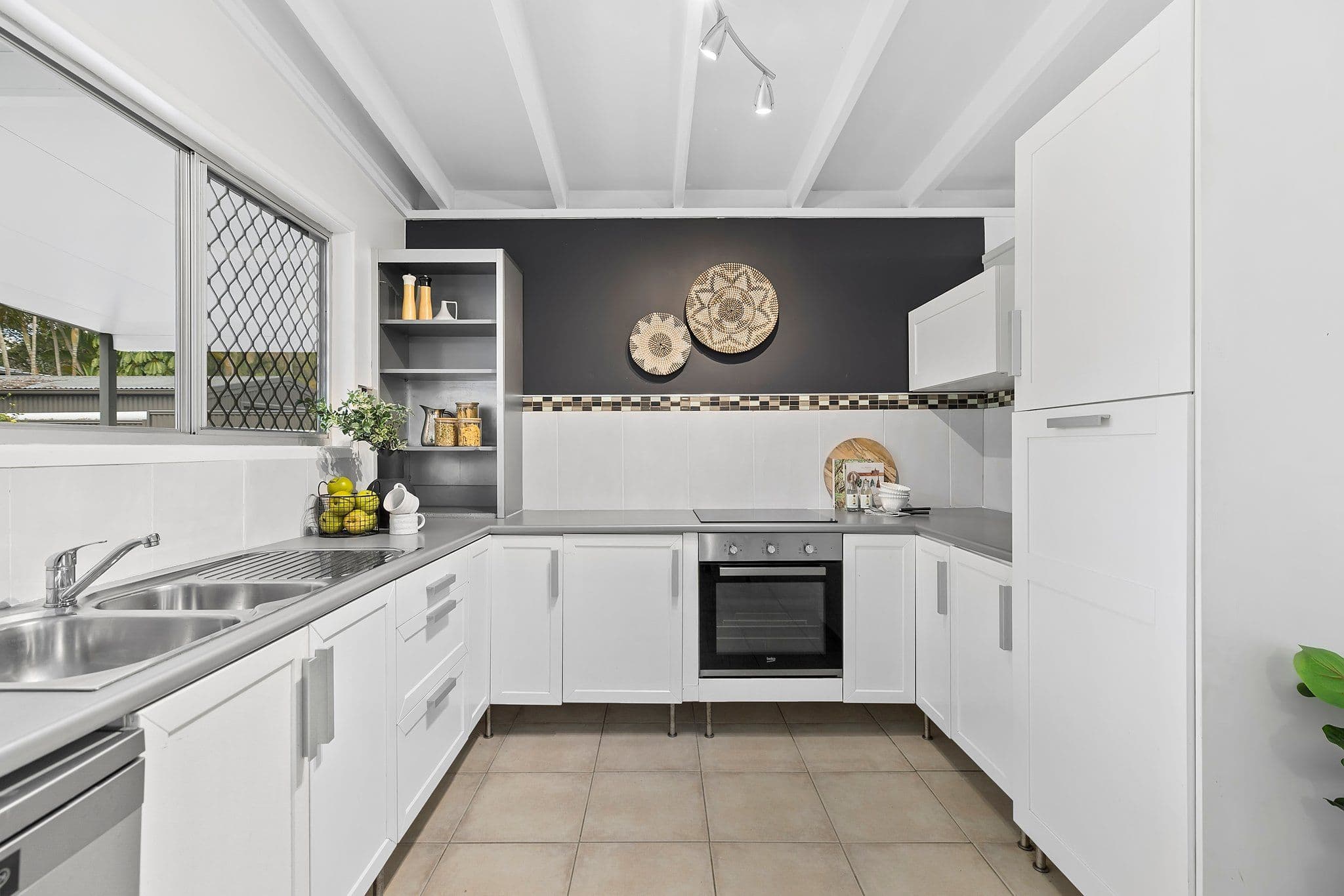 11 Glenore Street, Mitchelton QLD 4053, Mitchelton - Thumbnail 2