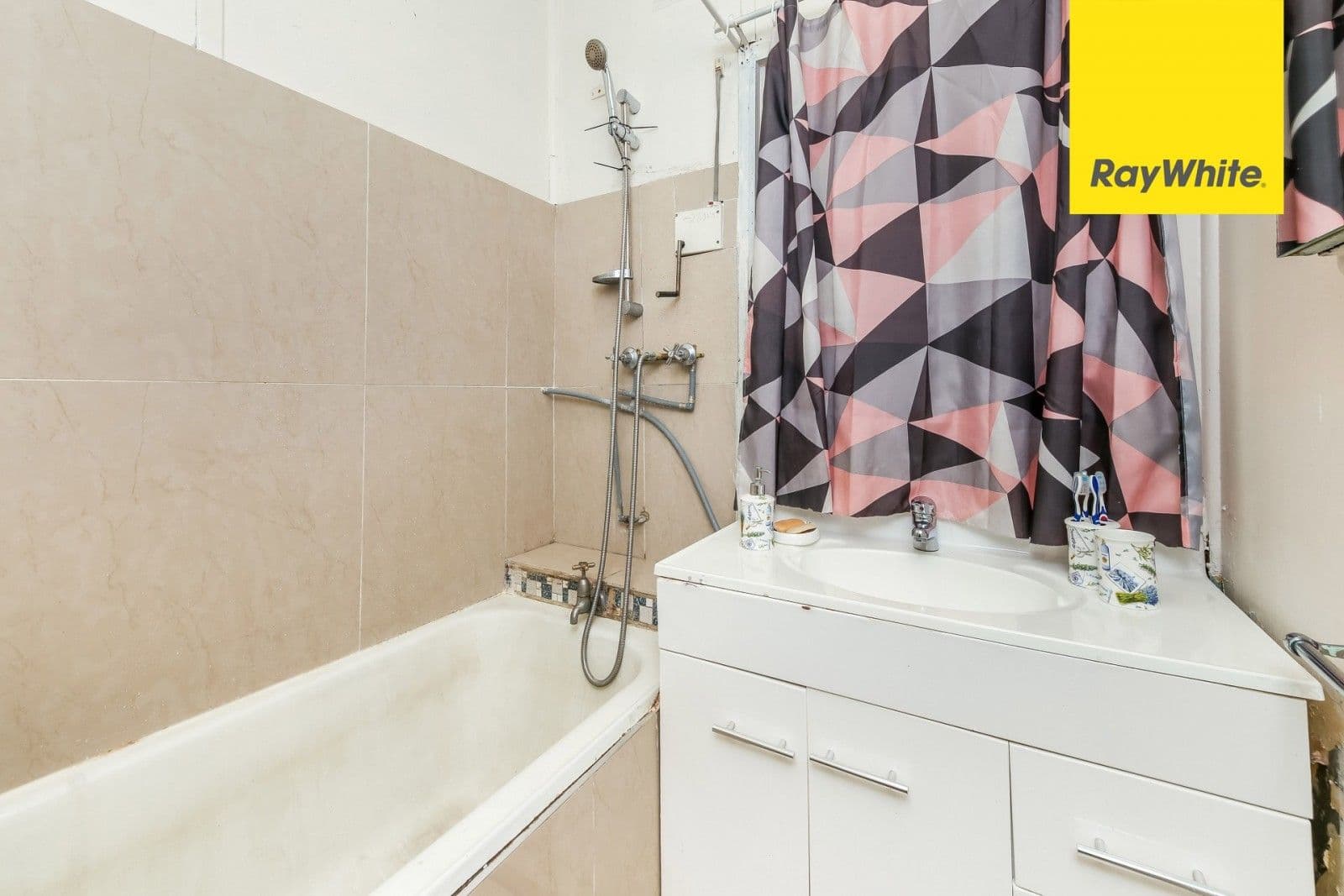 11 Bell Street, Riverwood - Thumbnail 4