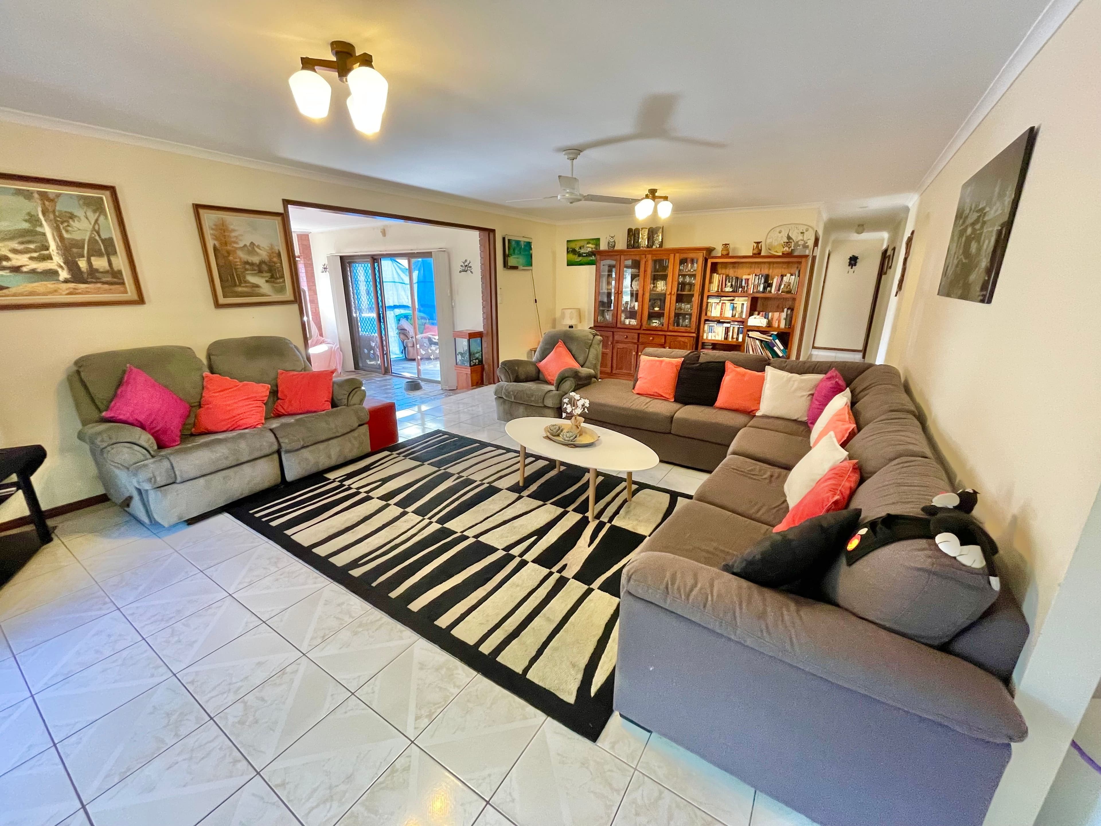 30 Limpus Street, Urangan QLD 4655, Urangan - Thumbnail 3