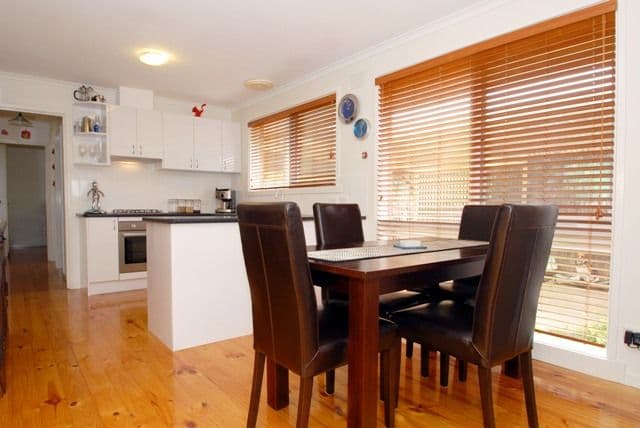 13 Quartok Avenue, WERRIBEE VIC 3030, Werribee - Thumbnail 3
