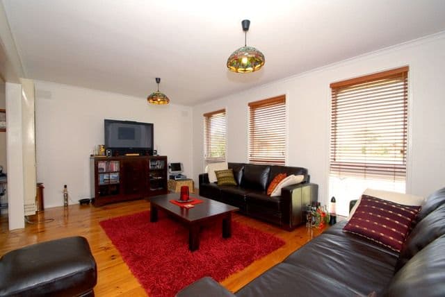 13 Quartok Avenue, WERRIBEE VIC 3030, Werribee - Thumbnail 4