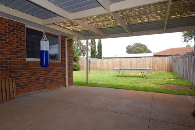 13 Quartok Avenue, WERRIBEE VIC 3030, Werribee - Thumbnail 7
