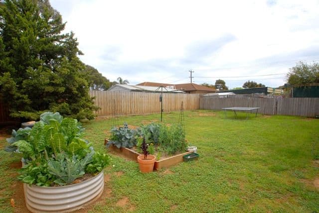 13 Quartok Avenue, WERRIBEE VIC 3030, Werribee - Thumbnail 8