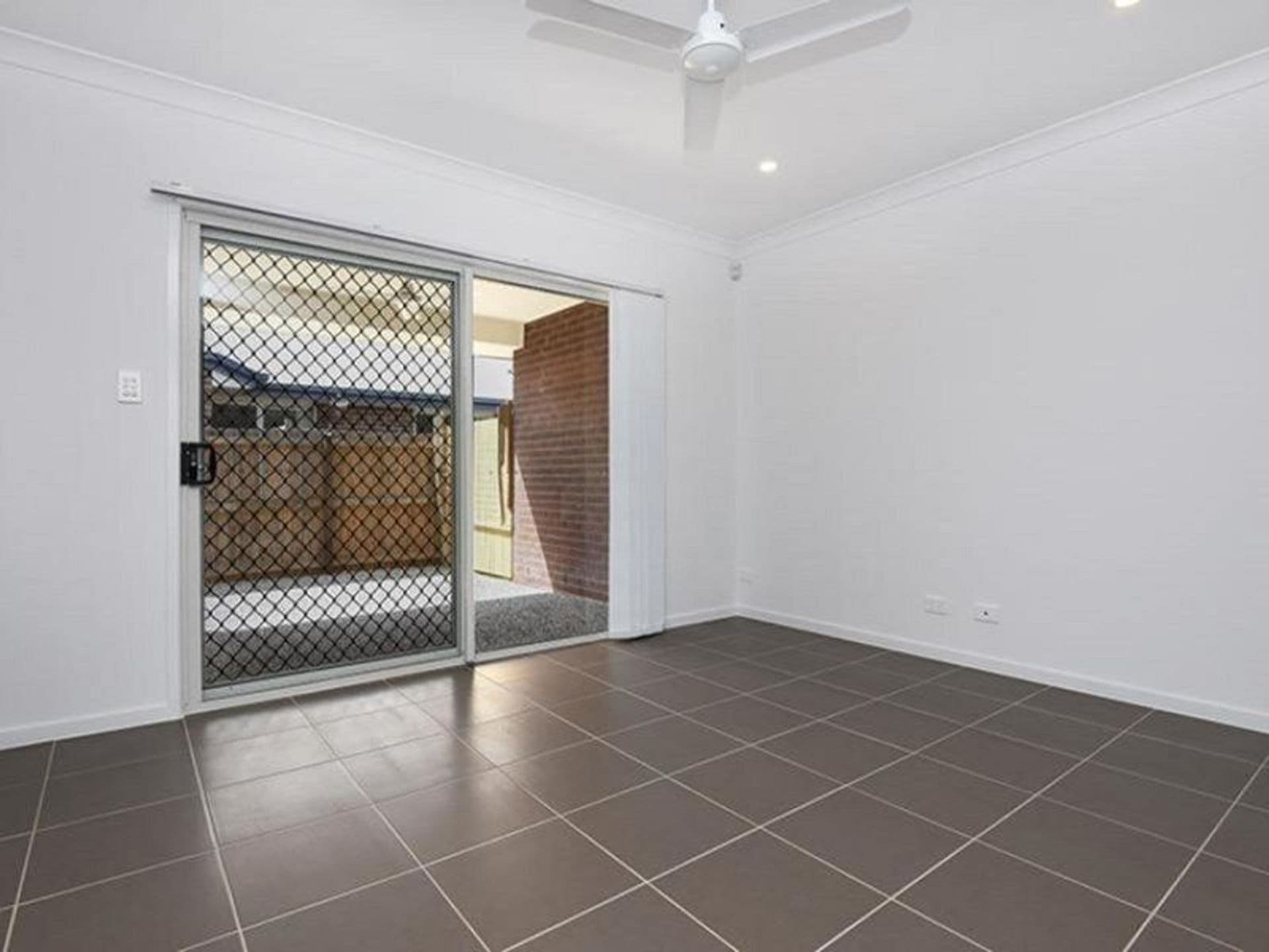 2/45 Negrita Street, Harristown, QLD, 4350, Harristown - Thumbnail 3
