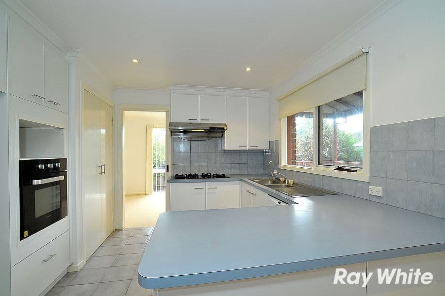 38 Witken Avenue, WANTIRNA SOUTH VIC 3152, Wantirna South - Thumbnail 4