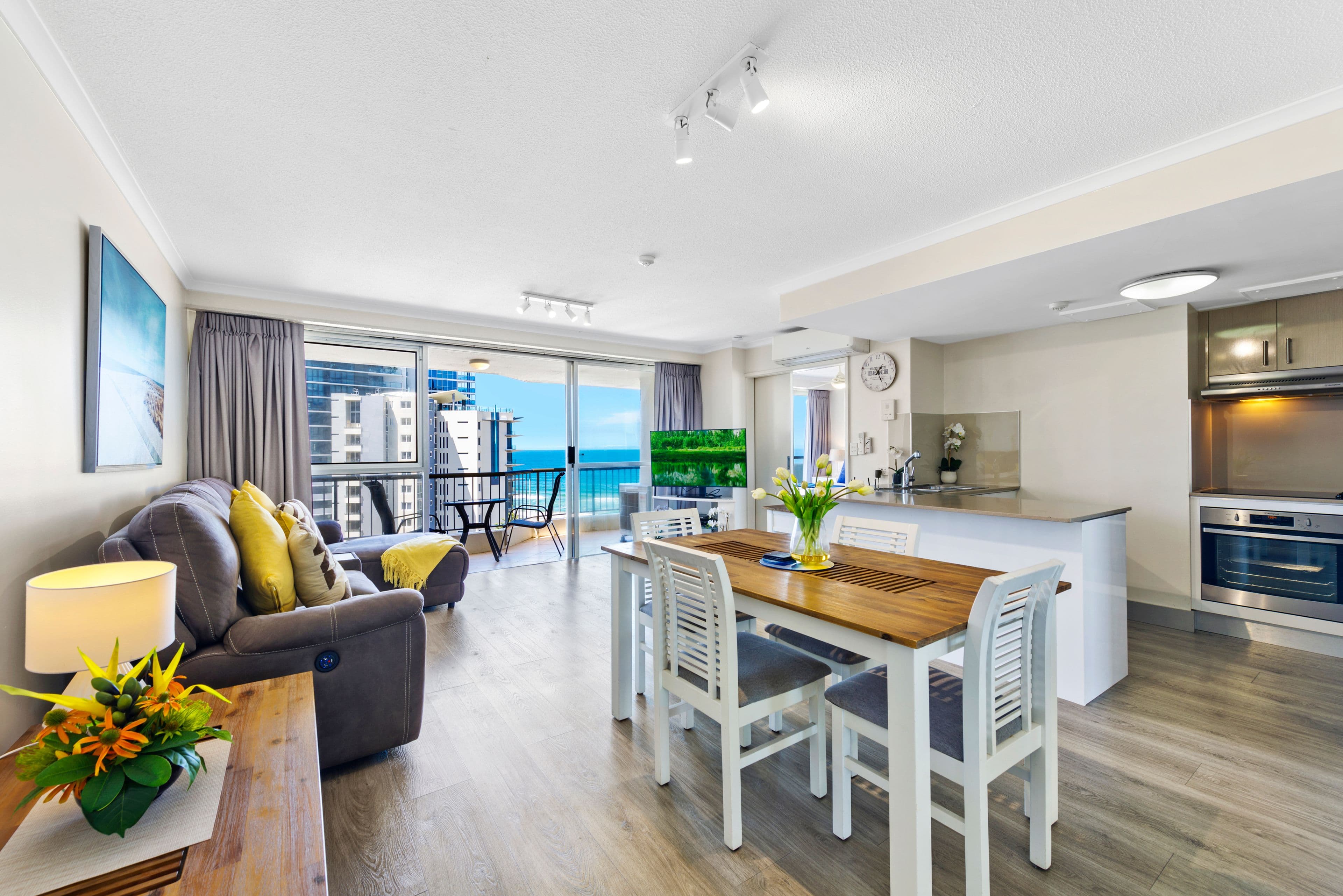 10 Vista Street, Surfers Paradise QLD 4217, Surfers Paradise - Thumbnail 4