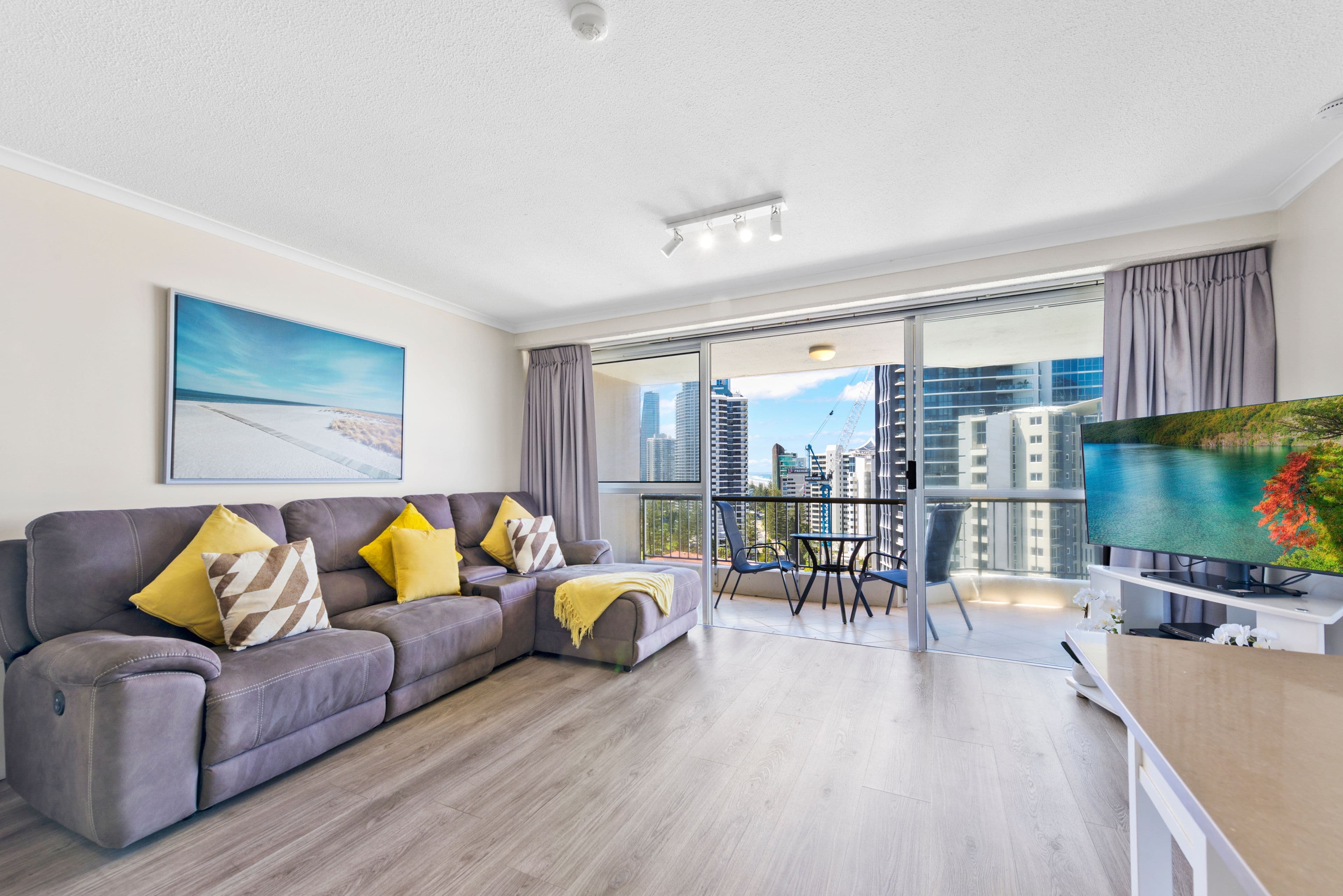 10 Vista Street, Surfers Paradise QLD 4217, Surfers Paradise - Thumbnail 8