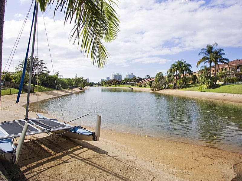202 Rio Vista Boulevard, MERMAID WATERS QLD 4218, Mermaid Waters - Thumbnail 3