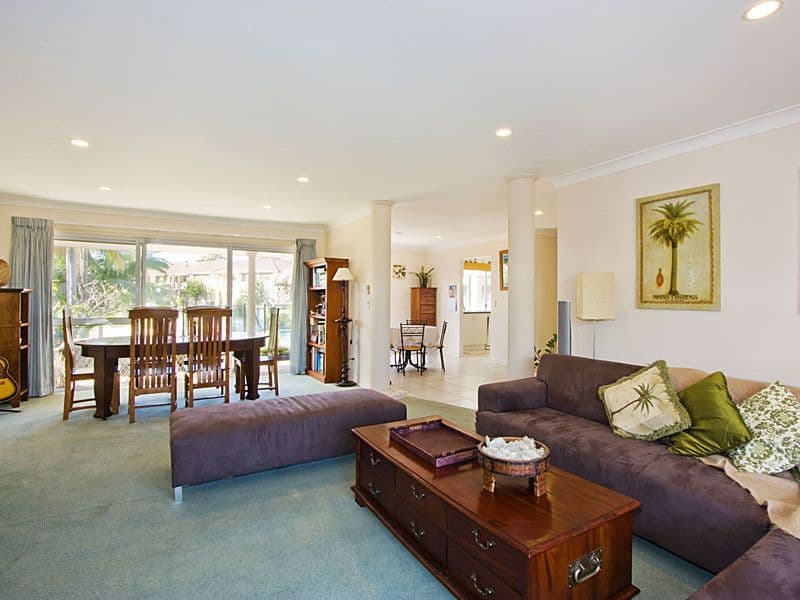 202 Rio Vista Boulevard, MERMAID WATERS QLD 4218, Mermaid Waters - Thumbnail 4