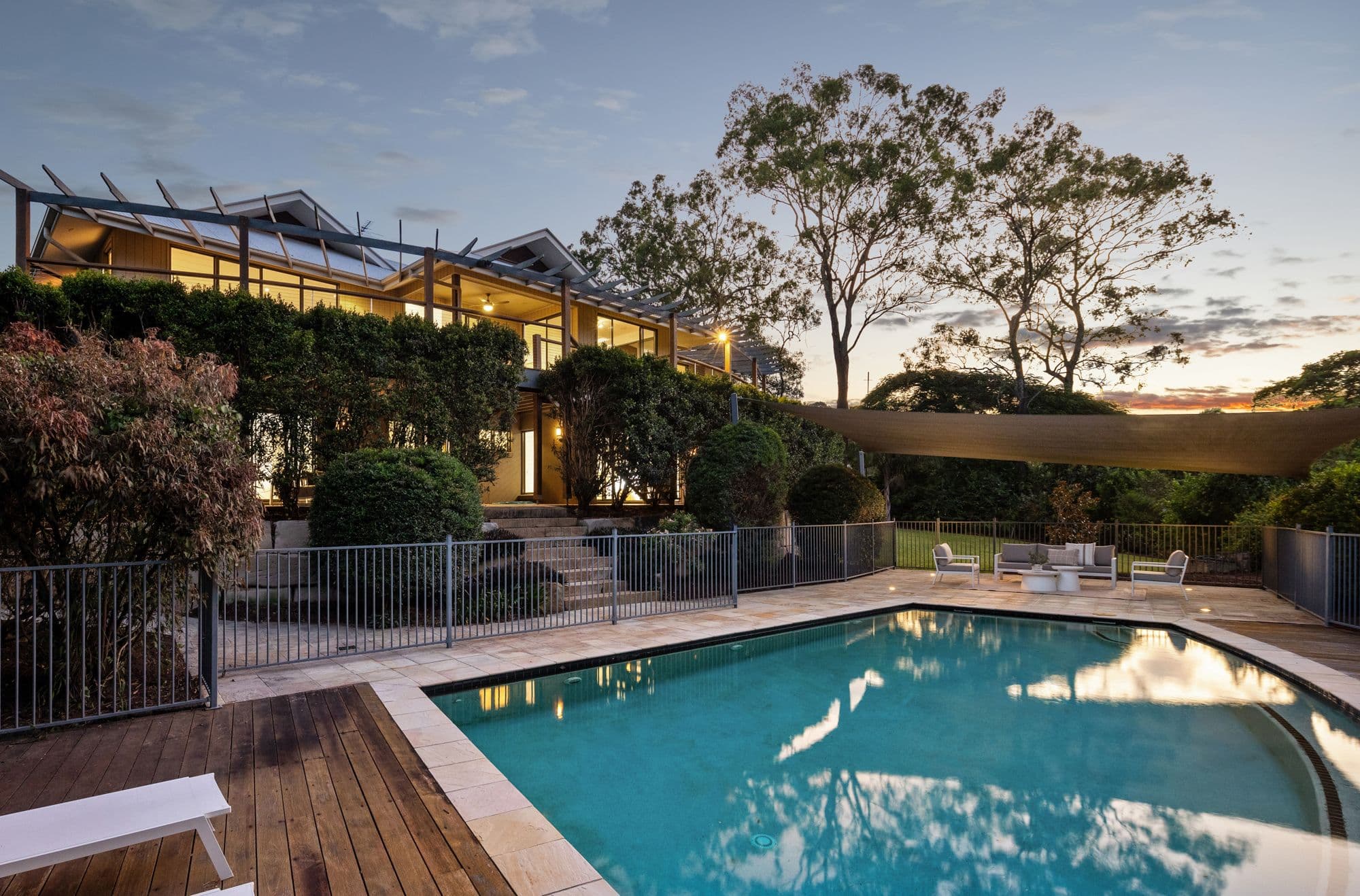 9 Chisholm Court, Mount Ommaney QLD 4074, Mount Ommaney - Thumbnail 2