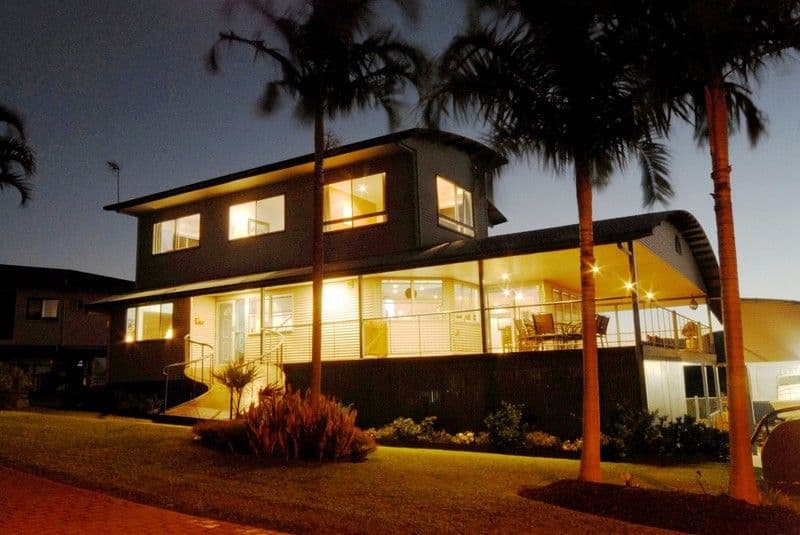 14 Hamilton Avenue, CANNONVALE QLD 4802, Cannonvale - Image 1