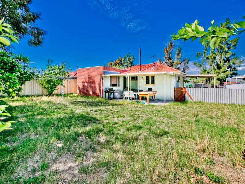76 Casserley Avenue, GIRRAWHEEN WA 6064, Girrawheen - Thumbnail 5