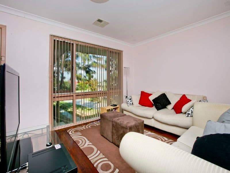 76 Casserley Avenue, GIRRAWHEEN WA 6064, Girrawheen - Thumbnail 7