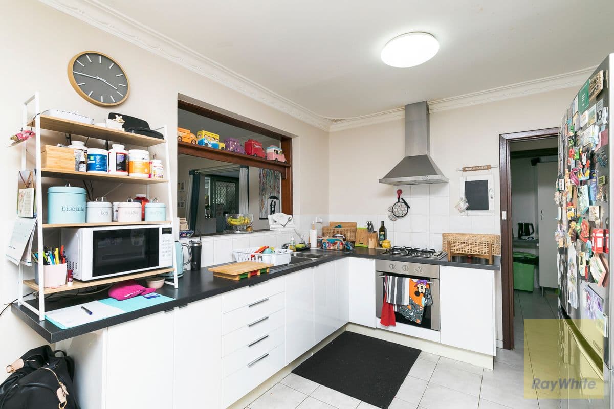 17 Edinburgh Road, Forrestfield WA 6058, Forrestfield - Thumbnail 5