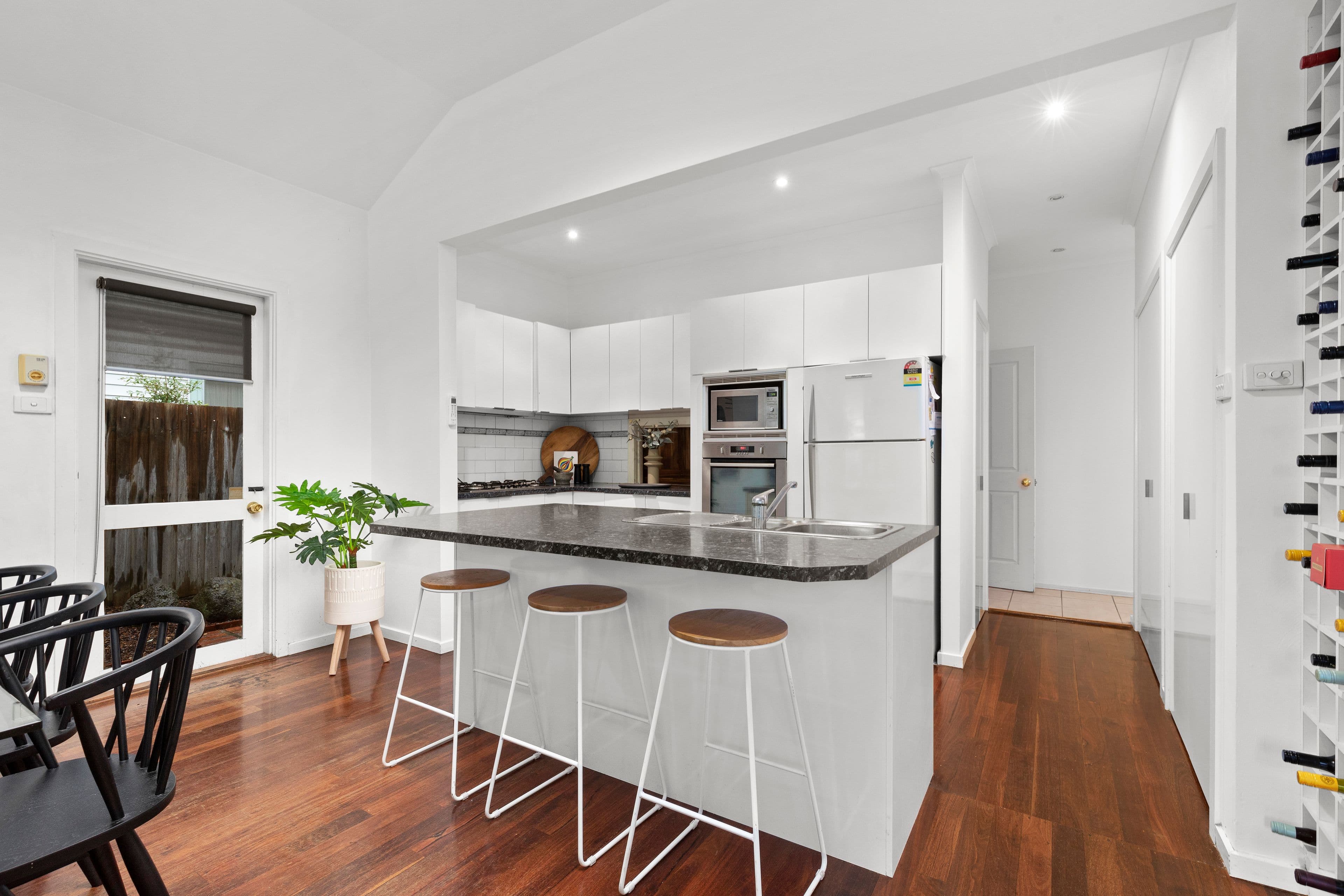63 Park Road, Cheltenham VIC 3192, Cheltenham - Thumbnail 3