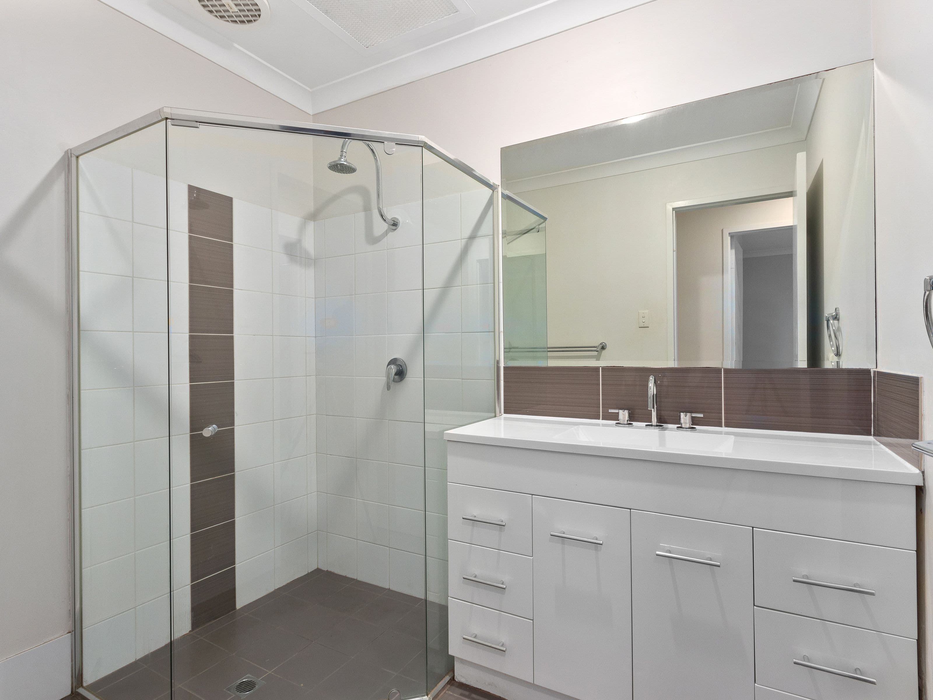 197 Labouchere Road, Como WA 6152, Como - Thumbnail 8