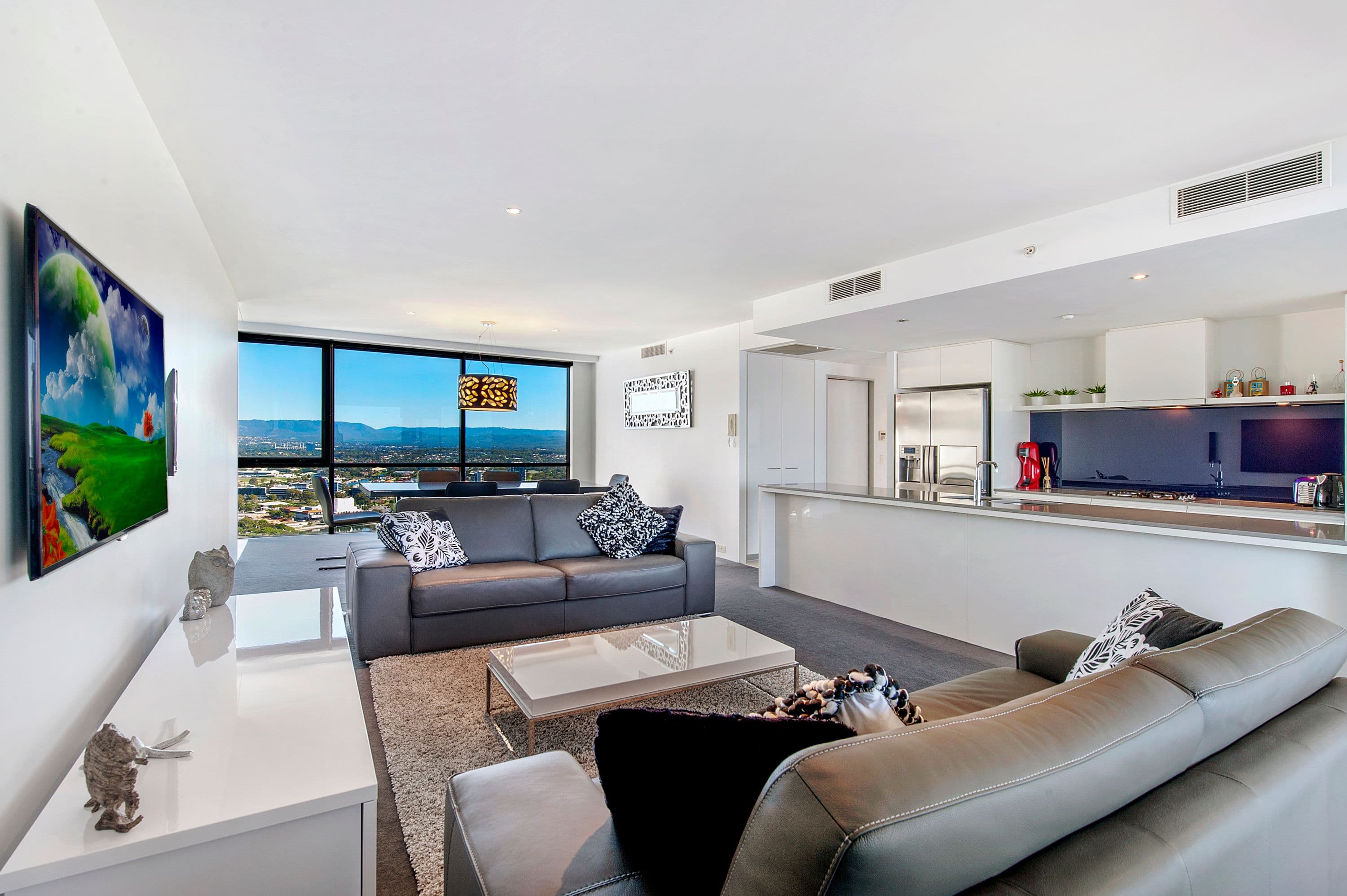 9 Ferny Avenue, Surfers Paradise QLD 4217, Surfers Paradise - Thumbnail 2